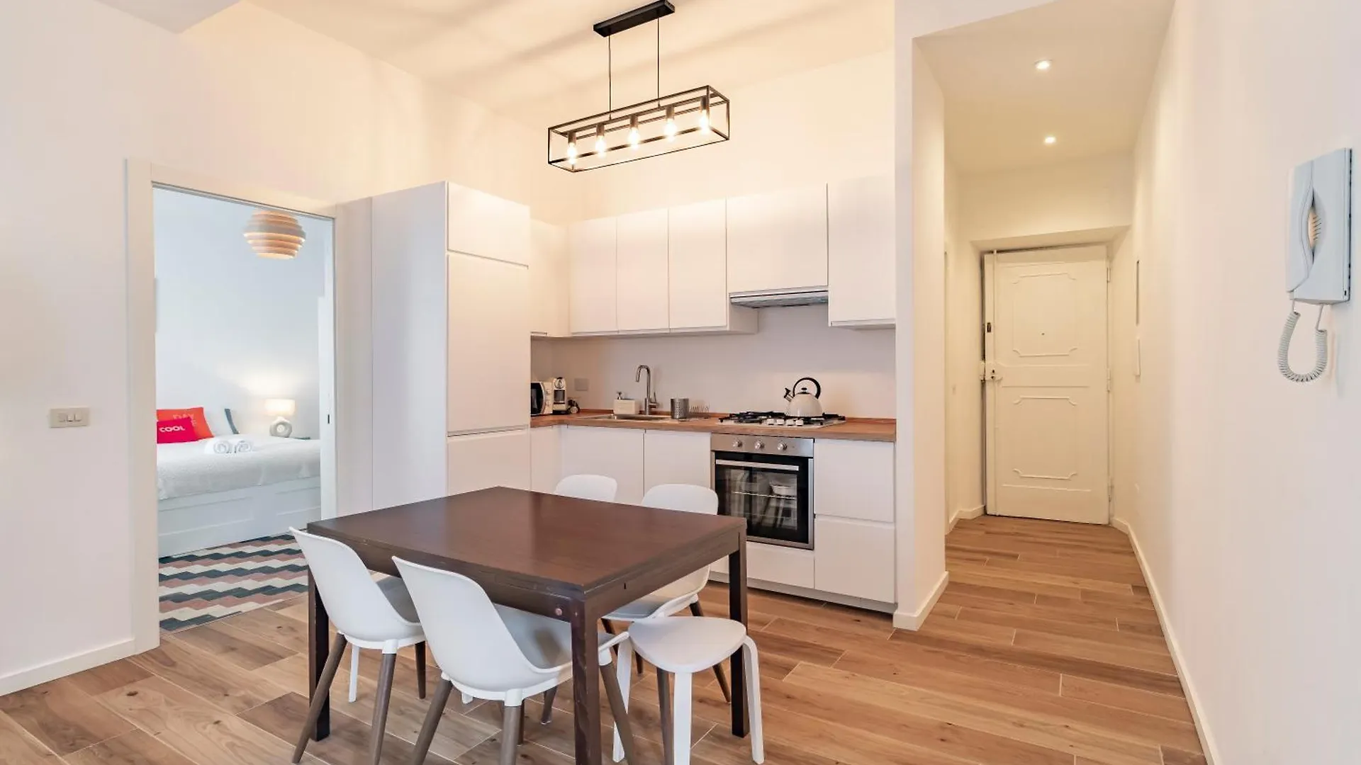 Domus Ana- Modern Elegance, Steps Away From The Colosseum And The Historic Center Apartment Rome