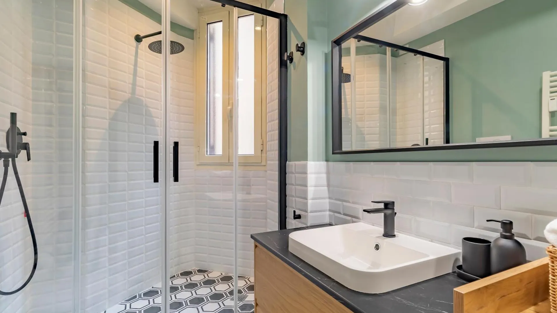 Domus Ana- Modern Elegance, Steps Away From The Colosseum And The Historic Center Apartment Rome