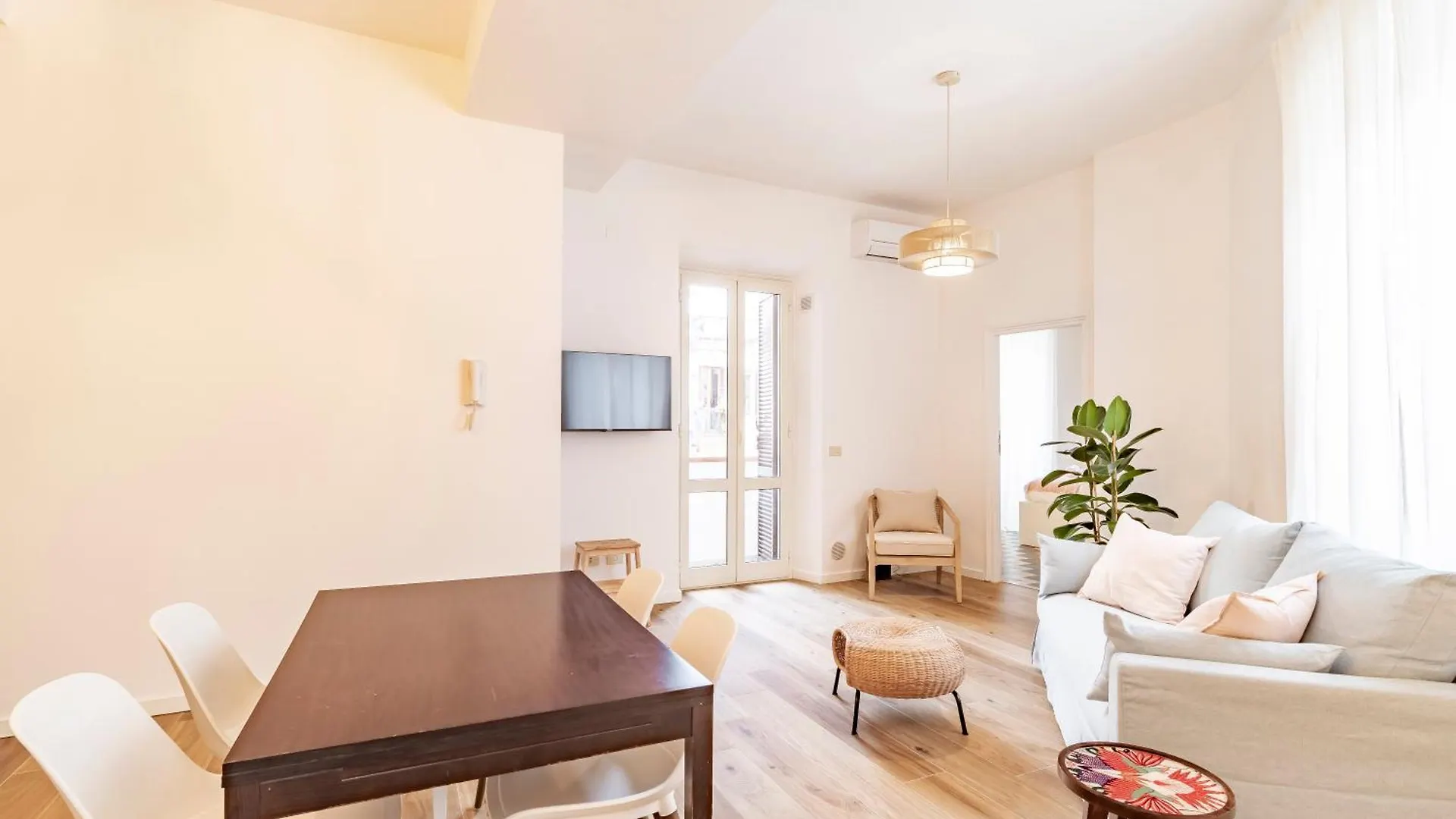 Domus Ana- Modern Elegance, Steps Away From The Colosseum And The Historic Center Apartment